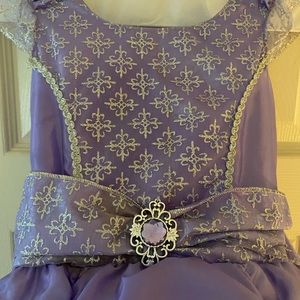 Sofia the First Princess costume. Size US L 6X for kids.